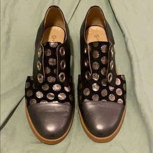 Unity in Diversity Valley cutout shoes